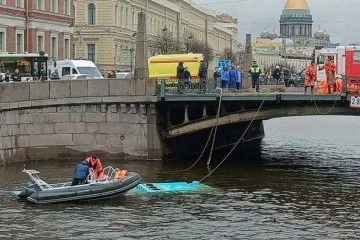 Rusya'da yolcu otobüsü nehre düştü!