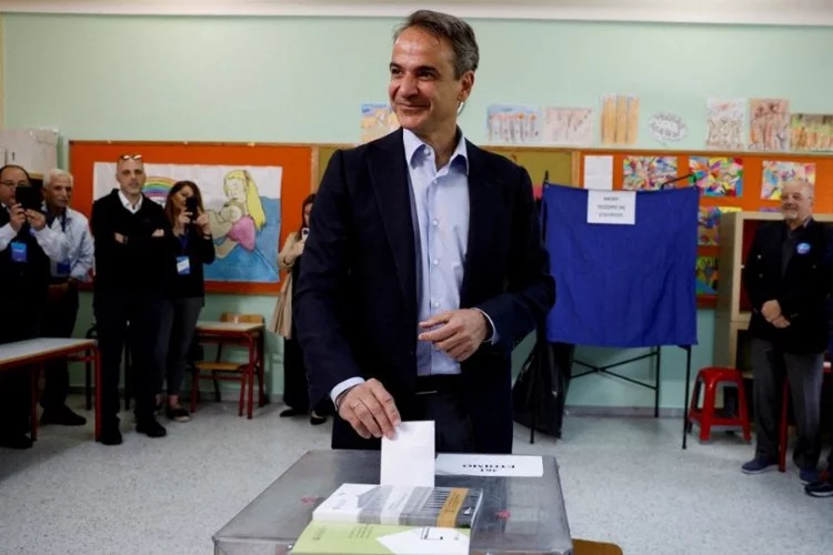 Seçimi Miçotakis'in partisi önde tamamladı