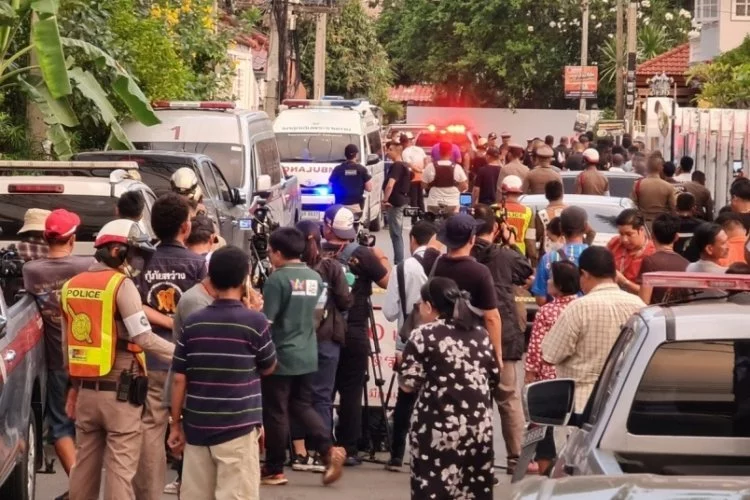 Tayland'da eski asker sokakta dehşet saçtı