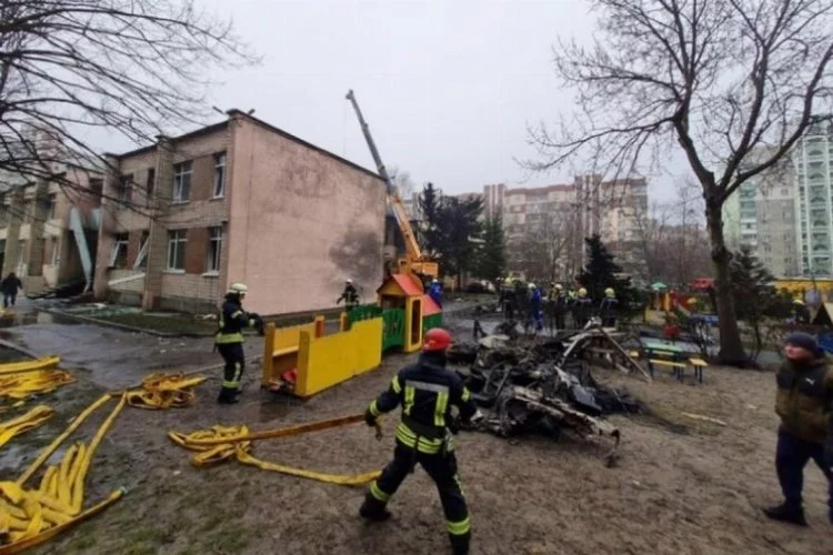 Ukrayna'daki helikopter kazası gizemini korumaya devam ediyor