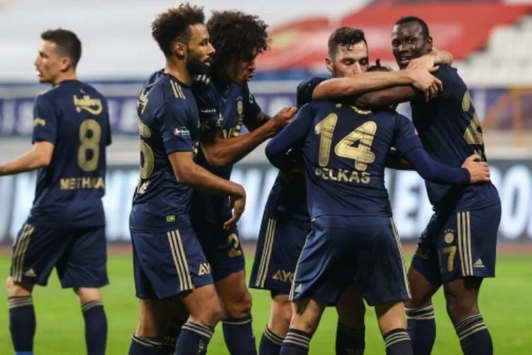 Valencia şov yaptı Fenerbahçe seriye bağladı: Kasımpaşa'ya 5 gol