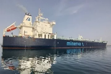 Yunanistan bayraklı ürün tankeri karaya oturdu!