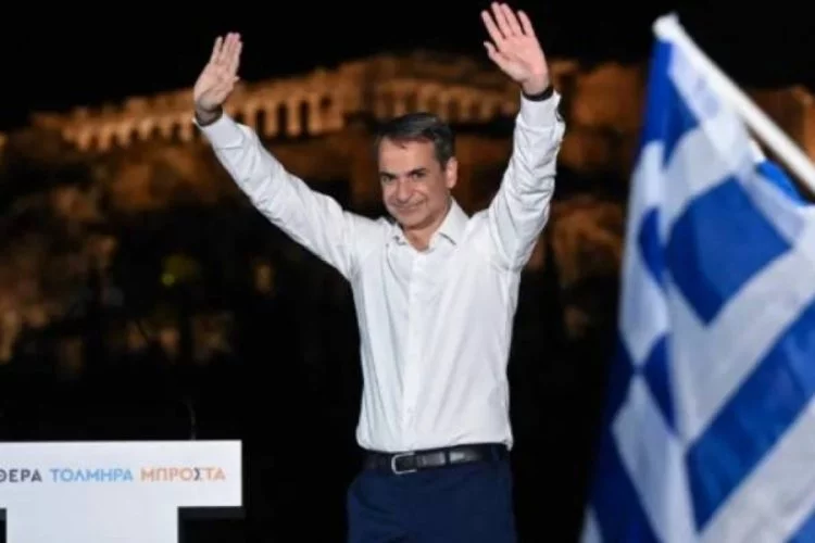 Yunanistan'da Miçotakis kazandı