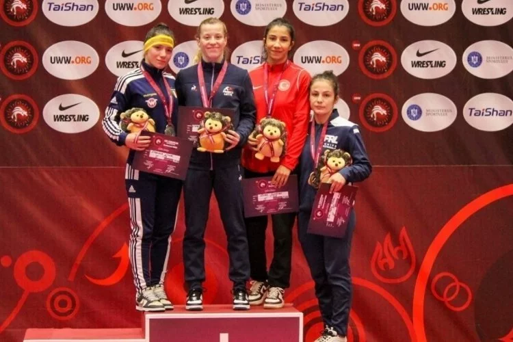 Zehra Demirhan, bronz madalya kazandı