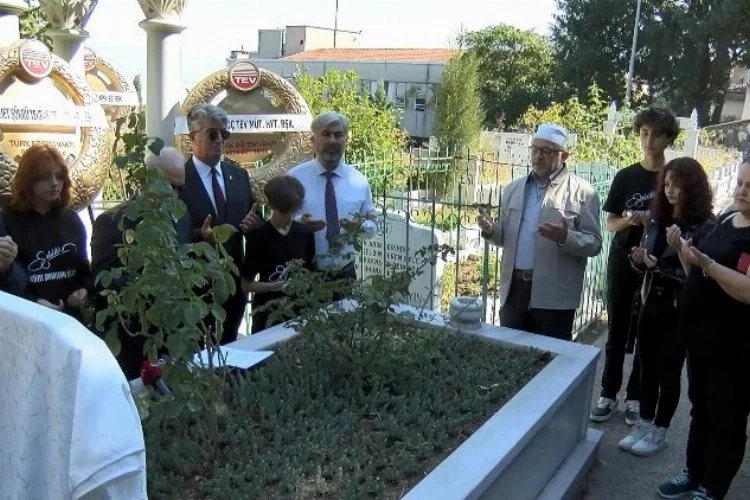 Zeki Müren, ölümünün 26'ncı yıl dönümünde Bursa'da anıldı
